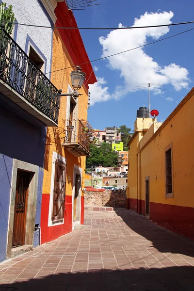 Chicasvackra färgglada koloniala arkitektur Guanajuato i Mexiko — Stockfoto