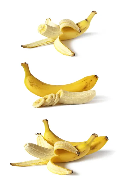 Aantal rijpe bananen geïsoleerd op wit — Stockfoto