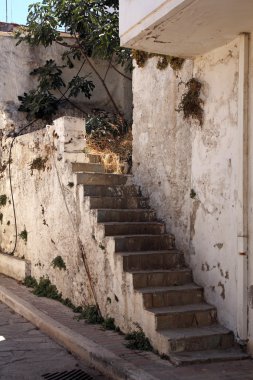 eski taş merdivenle