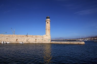Deniz feneri ve pier Rethymnon'daki içinde