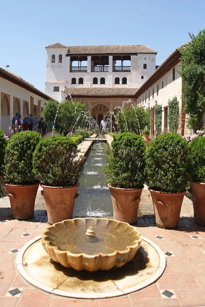 Generalife-součástí alhambra v Granadě, Španělsko — Stock fotografie