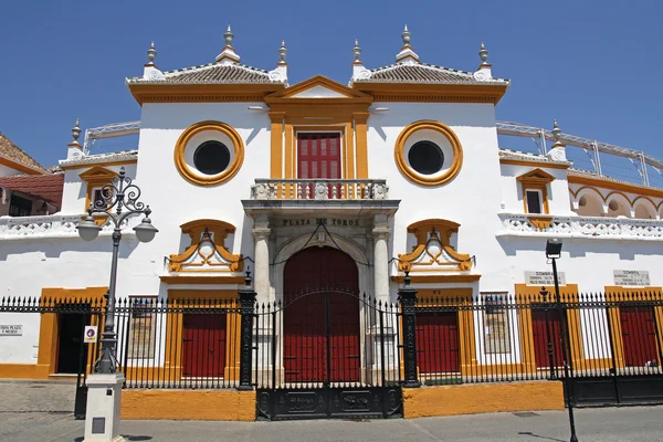 Бычья арена в Севилье, Андалусия, Испания - старейшее в мире коррида — стоковое фото
