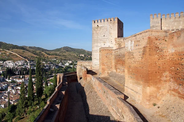 O Alcazaba, fortress- a parte mais antiga do Alhambra, Granada — Fotografia de Stock