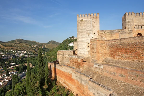 O Alcazaba, fortress- a parte mais antiga do Alhambra, Granada — Fotografia de Stock