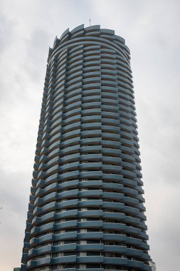 Kuzey Kore 'nin başkenti Pyongyang' dır ve ülkenin nüfusu 25 milyondan fazladır. Büyük binalarla Pyongyang kuş manzarası.