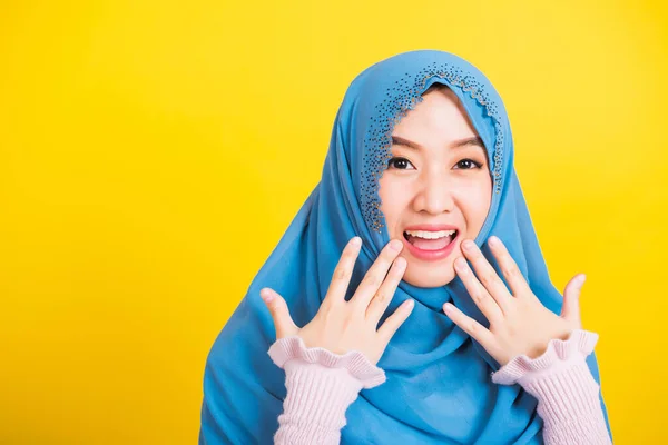 Asiático Muçulmano Árabe Retrato Feliz Bela Jovem Mulher Islã Religioso — Fotografia de Stock