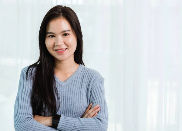 Nahaufnahme Kopfschuss Porträt Junge Asiatische Glücklich Schöne Frau Gesund Lächelnd — Stockfoto