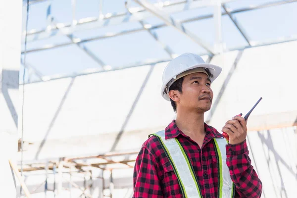 Asiatisk Ingenjör Förman Arkitekt Arbetare Man Som Arbetar Byggnad Byggarbetsplats — Stockfoto