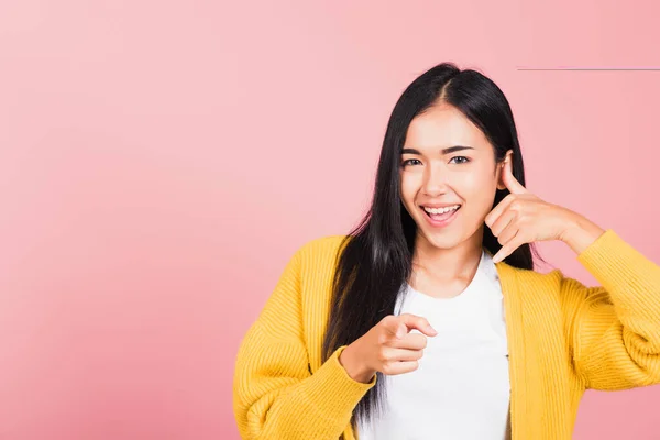 Portrait Asian Beautiful Young Woman Smiling Doing Phone Gesture Hand — Stock Photo, Image