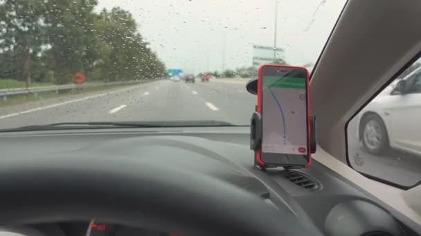 Kartan Gps Navigering Modern Smartphone Enhet Gadget Monterad Telefonhållare Bilens — Stockvideo