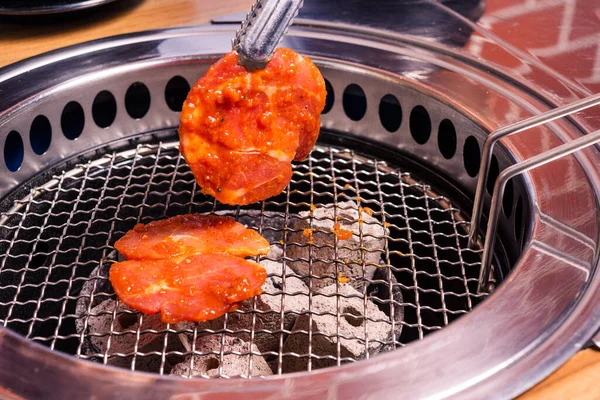 Barbacoa Ternera Coreana Sobre Carbones Calientes Parrilla Carne Cerdo Coreano — Foto de Stock
