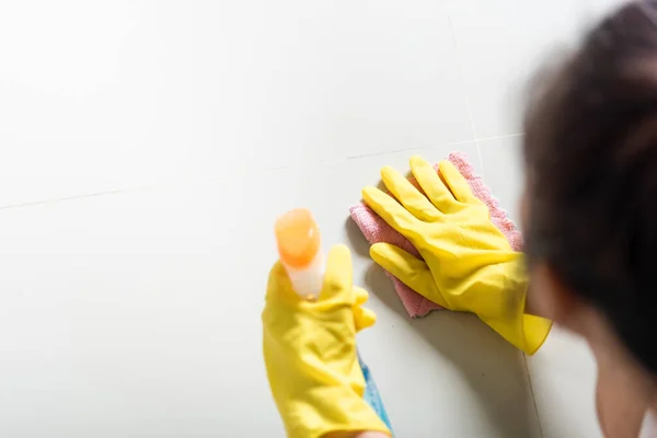 Asian Woman Wearing Yellow Rubber Glover Cloth Rag Detergent Spray — Stock Photo, Image