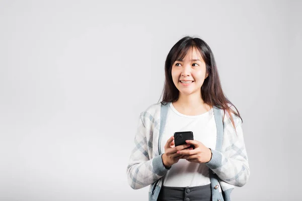 Woman Excited Read Social Network Feedback Smartphone Studio Shot Isolated — Φωτογραφία Αρχείου