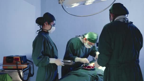Medico Chirurgico Team Medici Che Eseguono Paziente Chirurgico Chirurgo Gruppo — Video Stock