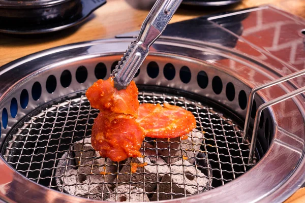 Barbecue Coreano Manzo Carboni Ardenti Grigliate Carne Maiale Alla Griglia — Foto Stock