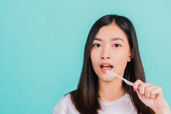 Aziatisch Mooi Jong Vrouw Tiener Poetsen Tanden Ochtend Portret Van — Stockfoto