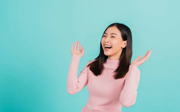 Feliz Joven Asiática Hermosa Mujer Sonriendo Usar Retenedores Ortodoncia Silicona —  Fotos de Stock