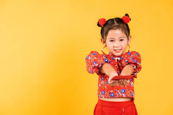 Chinees Nieuwjaar Gelukkig Aziatisch Chinees Meisje Glimlach Dragen Rood Cheongsam — Stockfoto