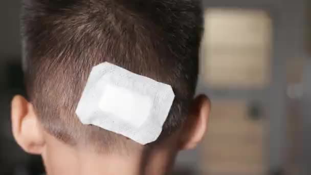 Lacerated Suture Wound Kid Back Head Which Suture Trauma Head — Stock Video