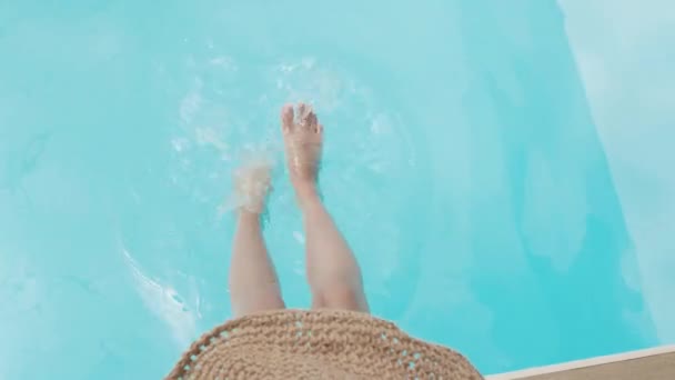 Beautiful Sporty Slim Woman Legs Relaxing Water Swimming Pool Spa — ストック動画