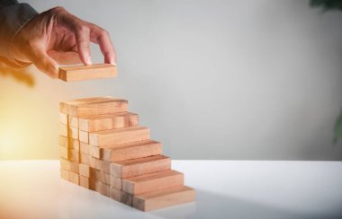 İş el düzenlemesi, tahta bloklama basamakları merdiven büyüme başarı süreci, mali risk yönetimi ve stratejik plan ve iş planlaması, çöküşü veya çöküşü önleyin