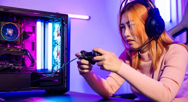 Gamer Using Joystick Controller Virtual Tournament Plays Online Video Game — Foto de Stock