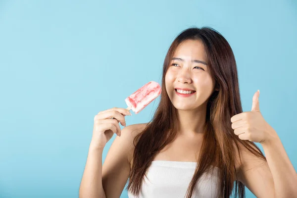 Sweet Tasty Frozen Dessert Icecream Summer Time Happy Asian Young — Stockfoto