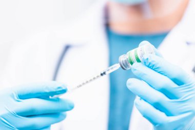 COVID-19 aşısı, Doktor Şişe COVID-19 (coronavirus) aşısı için şırınga çıkardı.