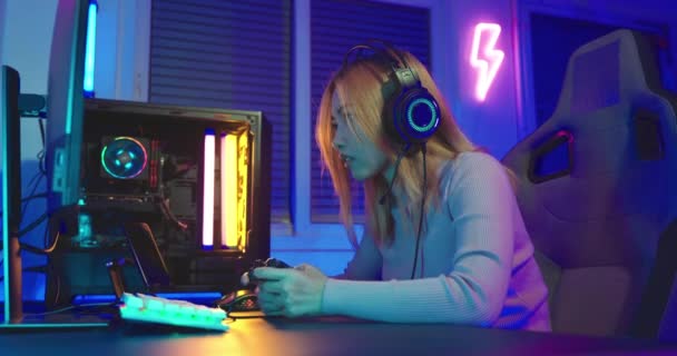 You Win Excited Asian Woman Gamer Wearing Gaming Headphones Playing — Stock videók
