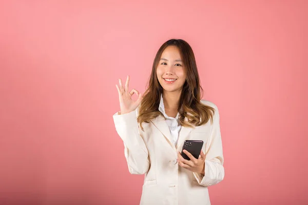 Glückliches Asiatisches Porträt Schöne Süße Junge Frau Aufgeregt Handy Der — Stockfoto