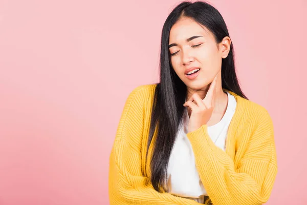 Portret Van Aziatische Mooie Jonge Vrouw Heeft Kin Pijn Vrouwelijke — Stockfoto