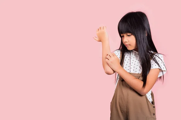Asian Little Kid Years Old Scratching Itch Arm Mosquito Bite — Stock Photo, Image