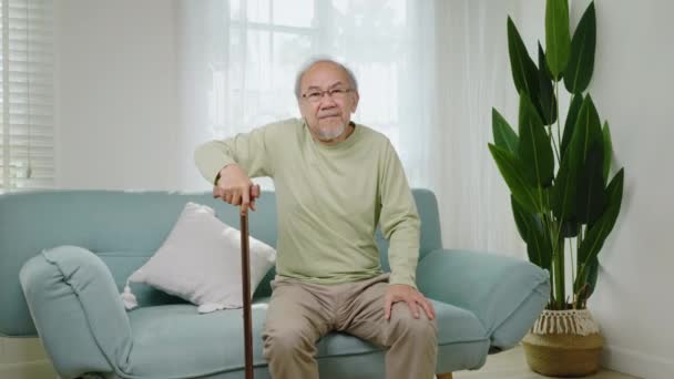 Elderly Man Suffering Knee Pain Ache Holding Handle Cane Senior — Stock Video