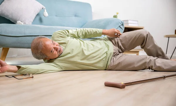 Vieil Homme Asiatique Couché Sur Sol Après Être Tombé Avec — Photo