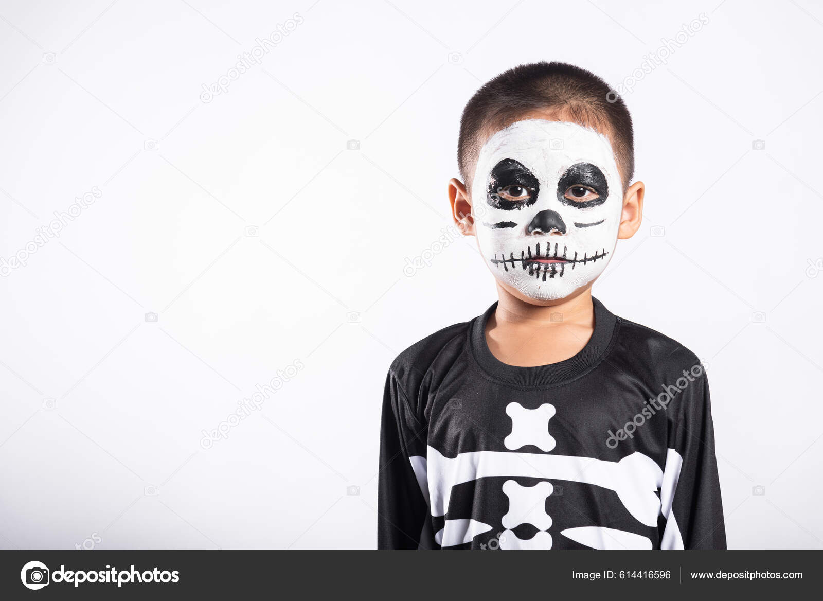 Retrato Boy Wearing Fantasia Halloween Assustador Homem Bonito Adulto  Crianças fotos, imagens de © vadimphoto1@gmail.com #221438094