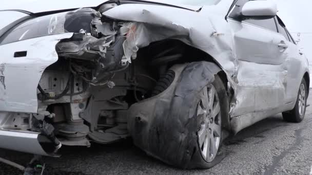 Днепр Украина 2021 Автокатастрофа Повреждение Машины Полиция Сломанная Машина Обломки — стоковое видео
