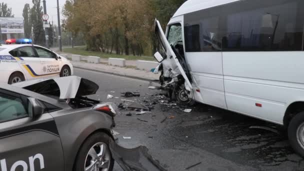 Dnipro Ukraina 2021 Bilolycka Skador Bilen Polis Trasig Bil Förstöring — Stockvideo