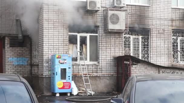 Dnipro Ουκρανία 2021 Μεγάλη Πυρκαγιά Πολύς Καπνός Σβήστε Φωτιά — Αρχείο Βίντεο