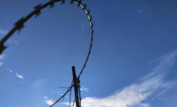 Barbed Twisted Wire Metal Fence Close Photo Prison Freedom Border — Fotografia de Stock