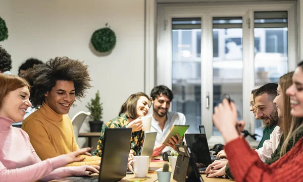 Jovens Trabalho Espaço Criativo Juventude Geração Milenar Conceito Tecnologia Negócios — Fotografia de Stock