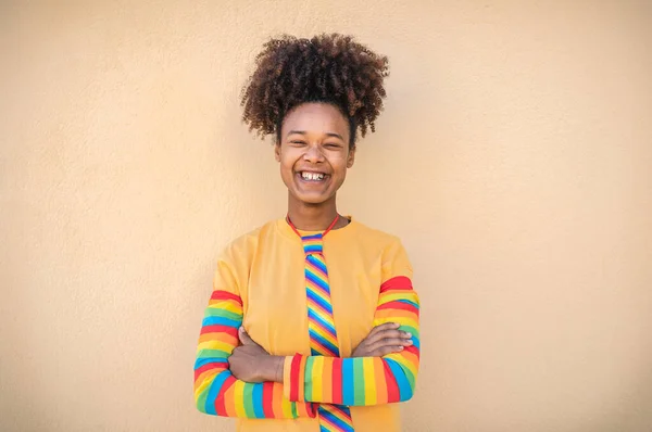 Glad Afro Gay Kvinna Firar Stolthet Hbt Koncept — Stockfoto
