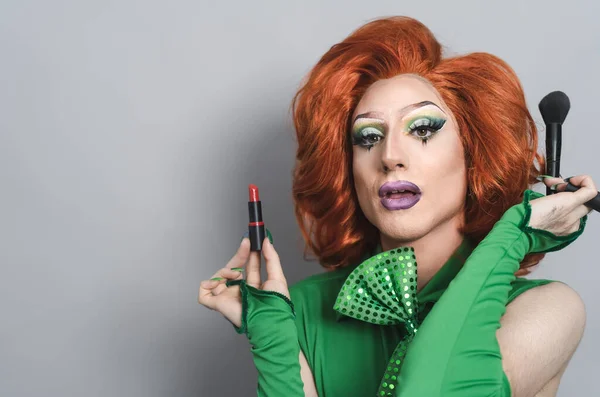 Happy Drag Queen Příprava Make Upu Studiu Lgbtq Koncept — Stock fotografie