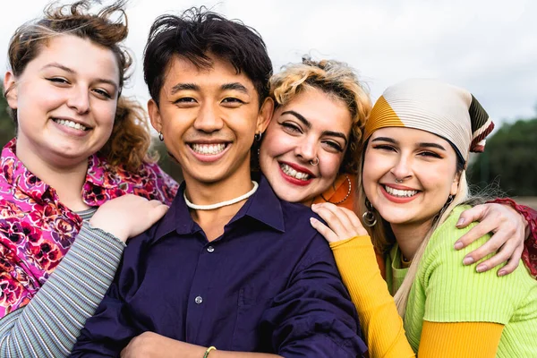 Happy Young Diverse Friends Having Fun Hanging Out Together Youth — Fotografia de Stock