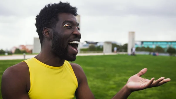 Gay Africano Feliz Homem Celebrando Orgulho Festival Lgbtq Comunidade Conceito — Fotografia de Stock