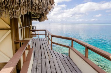 su üstü bungalovlar