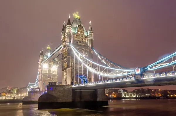 Tower Bridge 's nachts, Londen, Verenigd Koninkrijk — Stockfoto