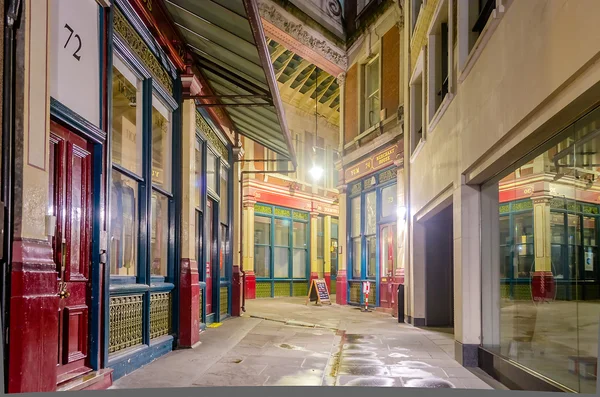 Targowisku Leadenhall market, w nocy, Londyn, Wielka Brytania — Zdjęcie stockowe