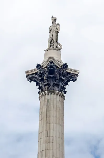 Nelson pomnik na trafalgar square, Londyn, Wielka Brytania — Zdjęcie stockowe