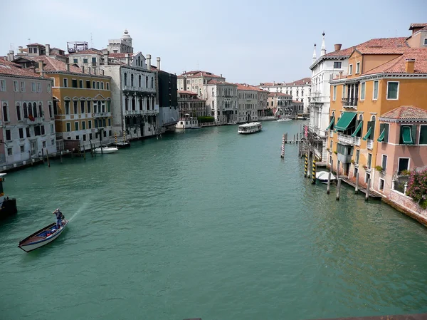 Vue du Grand Canal depuis le Pont du Rialto, Venise, Italie — Photo