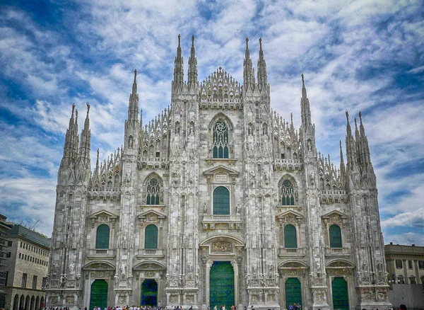 Milan Cathedral against a scenic cloudy sky, Italy — Stock Photo, Image